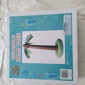 Inflatable palm tree